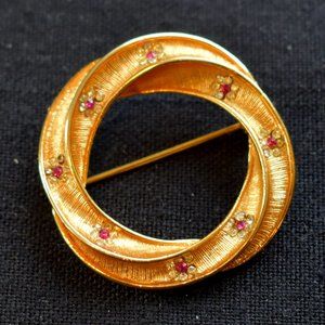 BSK Goldtone Ruby Diamond Micro Rhinestones Wreath Brooch-vintage